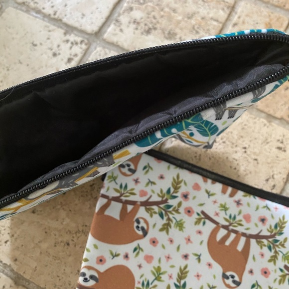 Two Cute Sloth MakeUp Cloth Bags - Picture 4 of 5